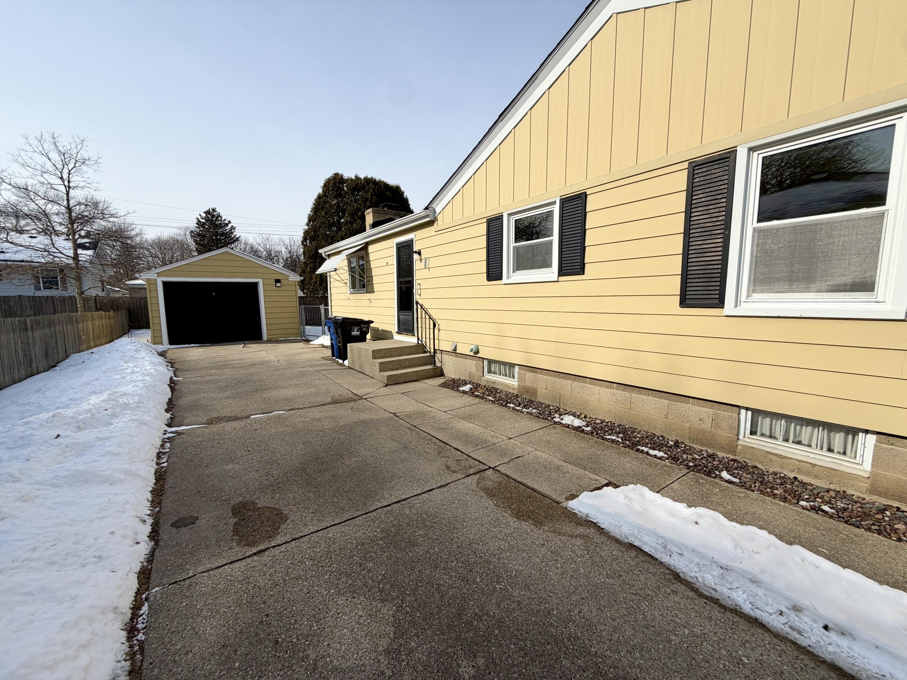 3450 3rd Avenue Racine, WI 53402 - Photo 4 of 28 Exterior
