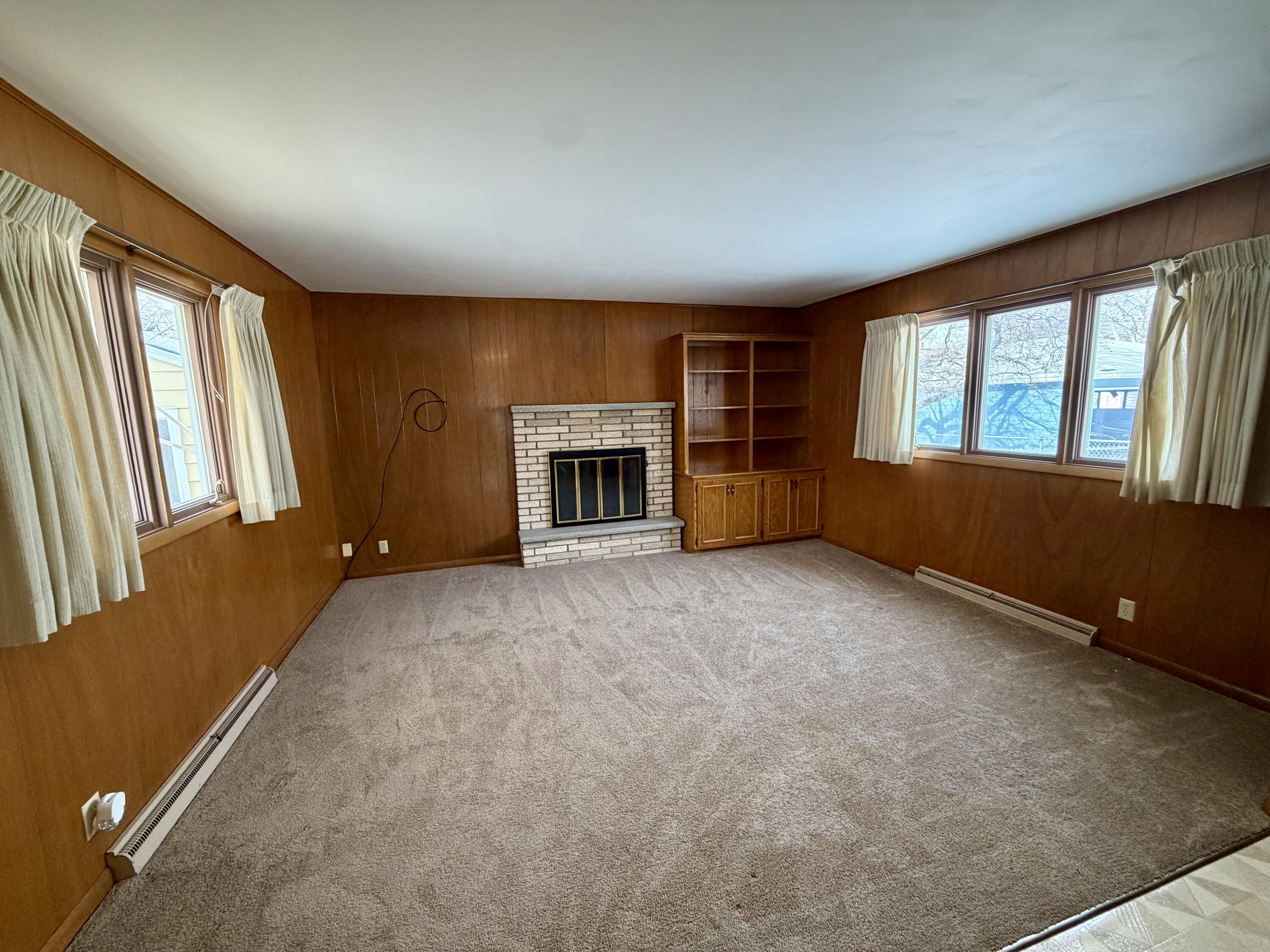 3450 3rd Avenue Racine, WI 53402 - Photo 5 of 28 Family Room