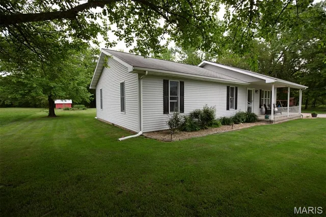 $170,000 | 227 Andrews Street, Ramsey, IL 62080