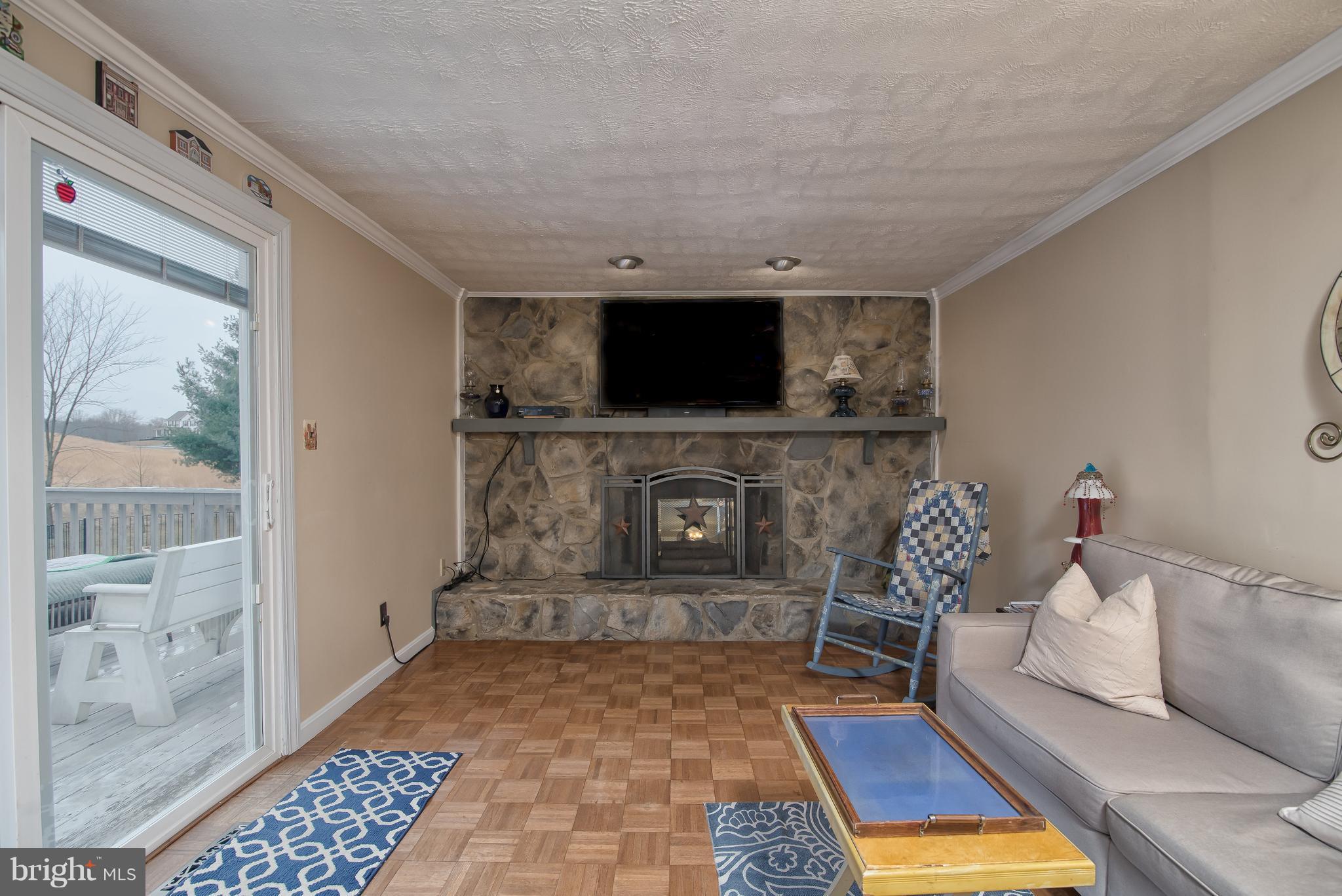 10503 Gordon Road Spotsylvania, VA 22553 - Photo 19 of 30 Family Room