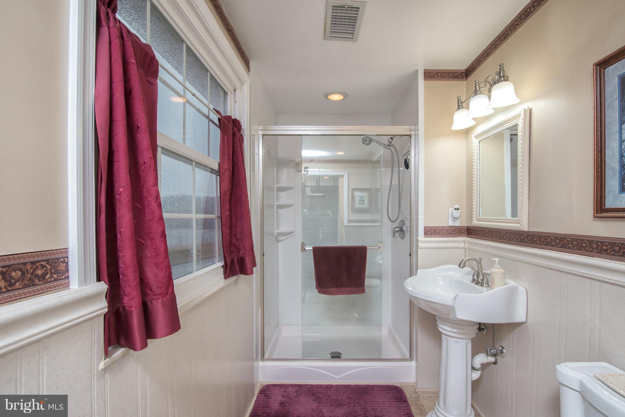 10503 Gordon Road Spotsylvania, VA 22553 - Photo 24 of 30 Master Bathroom