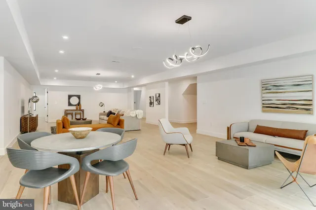 $6,000,000 | 7816 Georgetown Pike, McLean, VA 22102