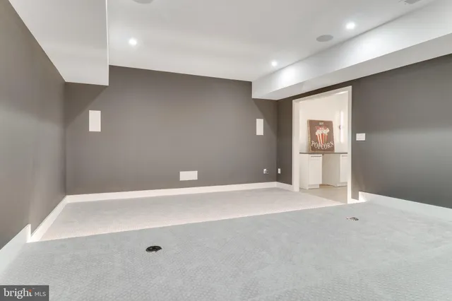 $6,000,000 | 7816 Georgetown Pike, McLean, VA 22102