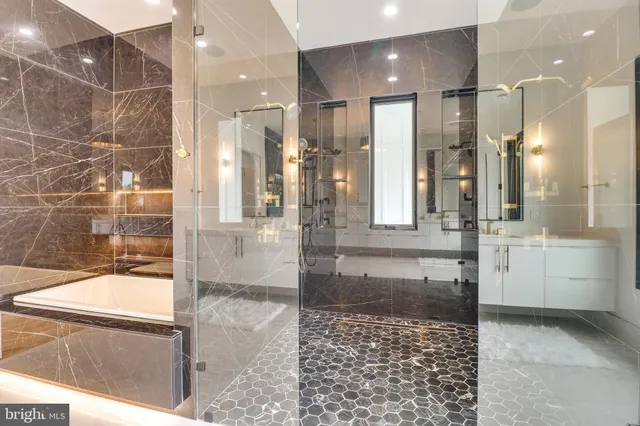 $6,000,000 | 7816 Georgetown Pike, McLean, VA 22102