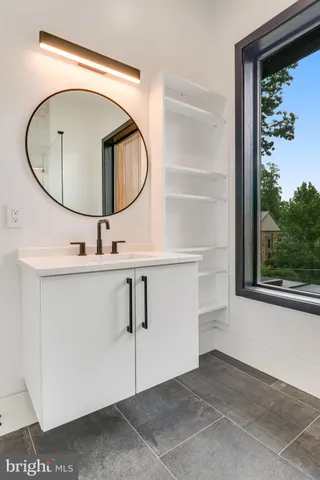 $6,000,000 | 7816 Georgetown Pike, McLean, VA 22102