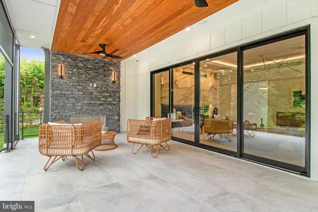 $6,000,000 | 7816 Georgetown Pike, McLean, VA 22102