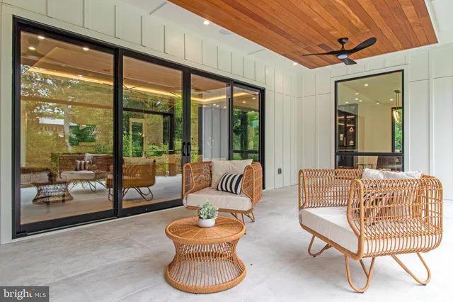 $6,000,000 | 7816 Georgetown Pike, McLean, VA 22102