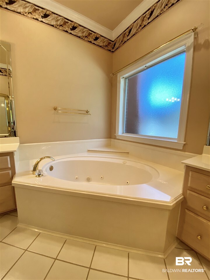 506 Potters Mills Road Daphne, AL 36526 - Photo 21 of 50 MASTER JETTED SOAKING TUB