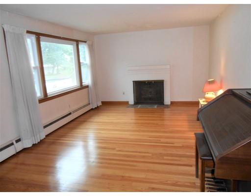 6 Heather Lane Springfield, MA 01118 - Photo 3 of 13