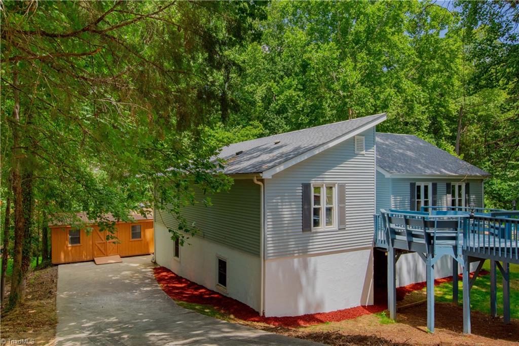 105 Devon Road Jamestown, NC 27282 - Photo 3 of 47
