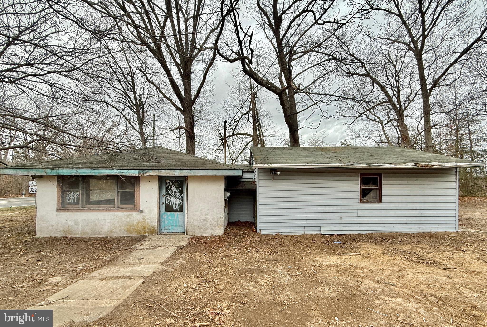 830 North Tuckahoe Road Williamstown, NJ 08094 - Photo 25 of 28 a front view of a house with yard