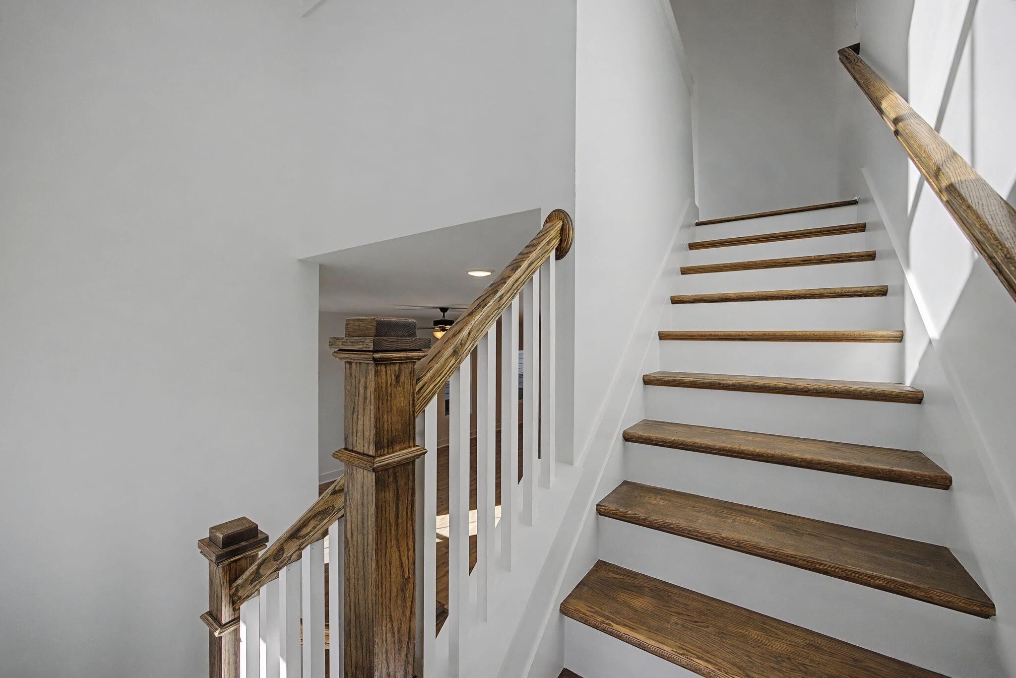 1616 Cotton Way Chattanooga, TN 37404 - Photo 13 of 38 a view of entryway