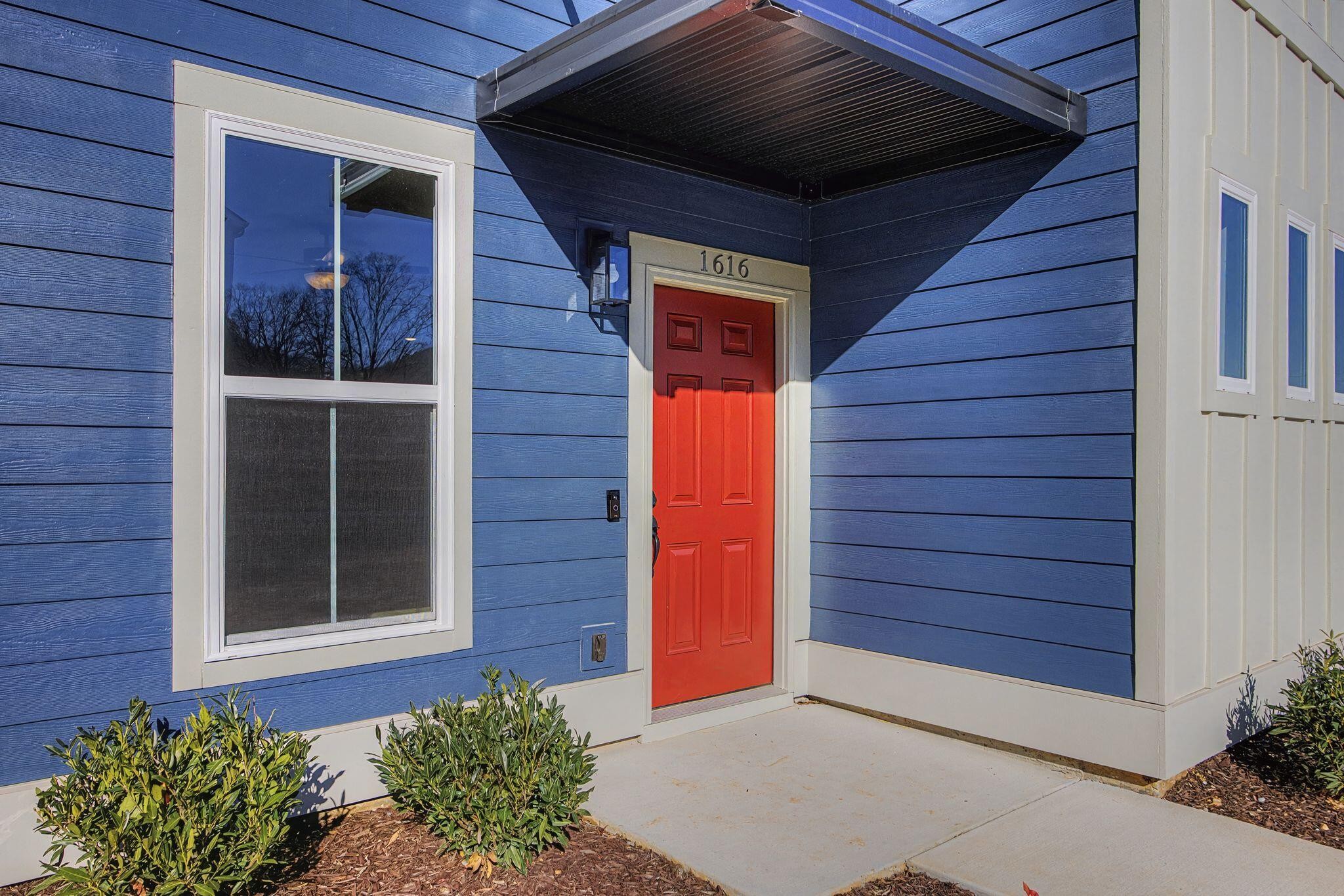 1616 Cotton Way Chattanooga, TN 37404 - Photo 3 of 38 a front view of a house