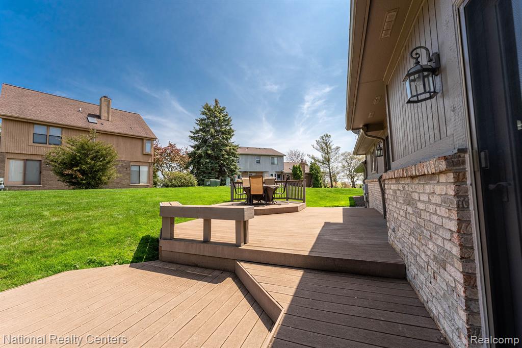 37164 Chesapeake Road Farmington Hills, MI 48335 - Photo 28 of 40