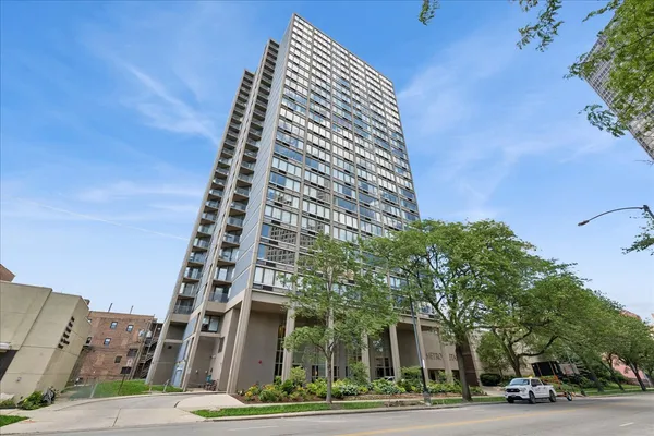$225,000 | 5320 North Sheridan Road, Unit 1911, Chicago, IL 60640
