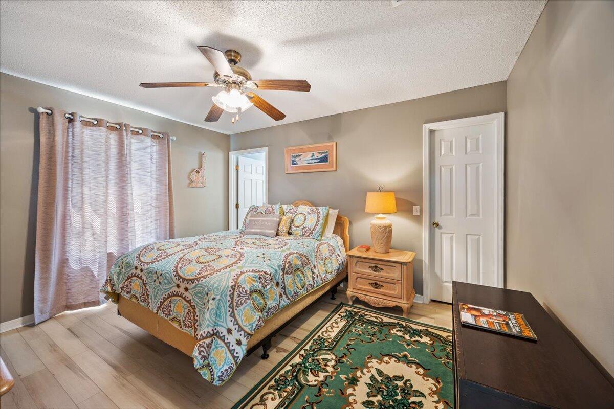 7666 Chablis Circle Navarre, FL 32566 - Photo 15 of 20