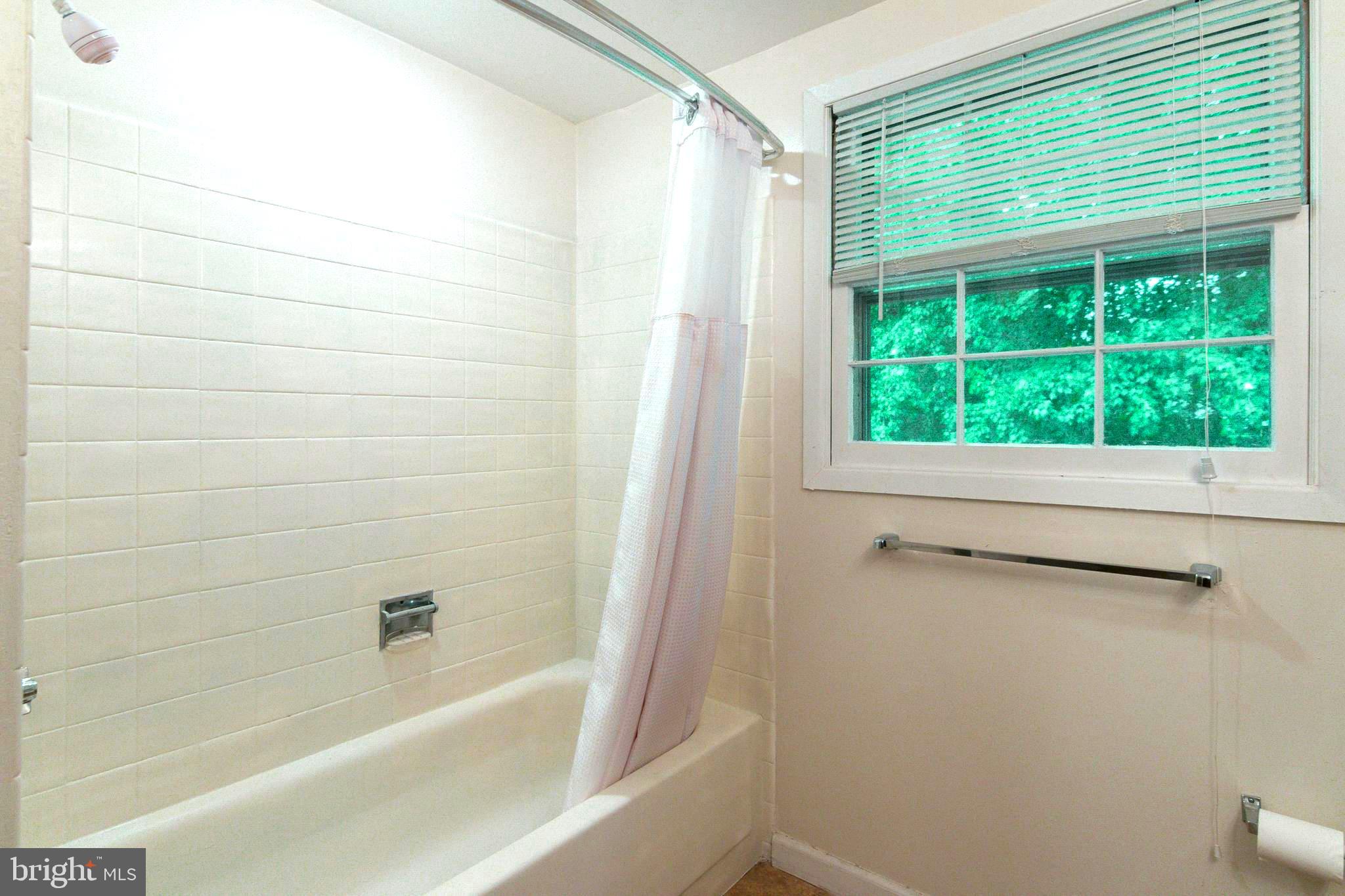 12600 Ivory Pass Laurel, MD 20708 - Photo 26 of 31 Upper Level 1 Family Full Bath