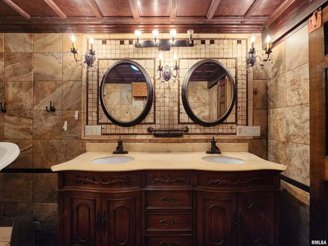 $275,000 | 5628 Coal Street, Sesser, IL 62884