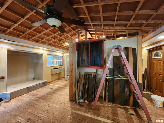 $275,000 | 5628 Coal Street, Sesser, IL 62884