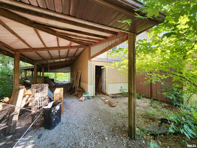 $275,000 | 5628 Coal Street, Sesser, IL 62884