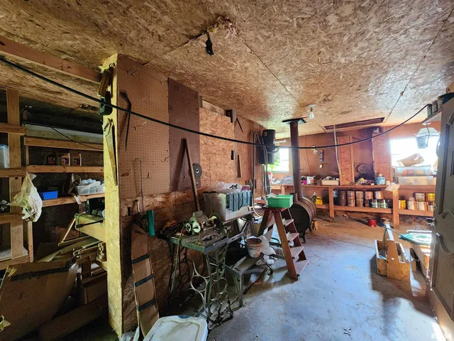 $275,000 | 5628 Coal Street, Sesser, IL 62884