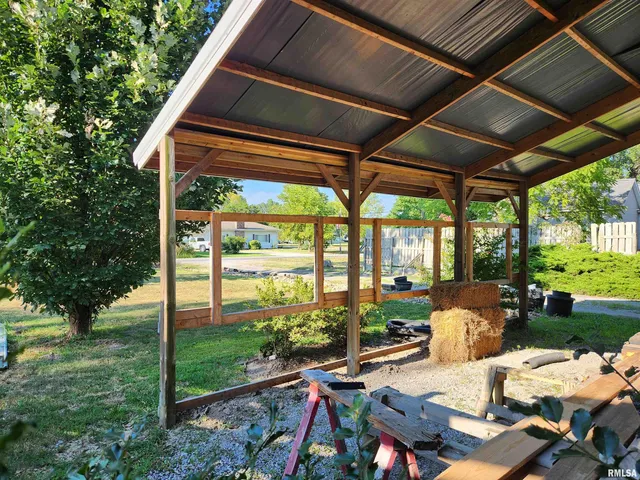 $275,000 | 5628 Coal Street, Sesser, IL 62884