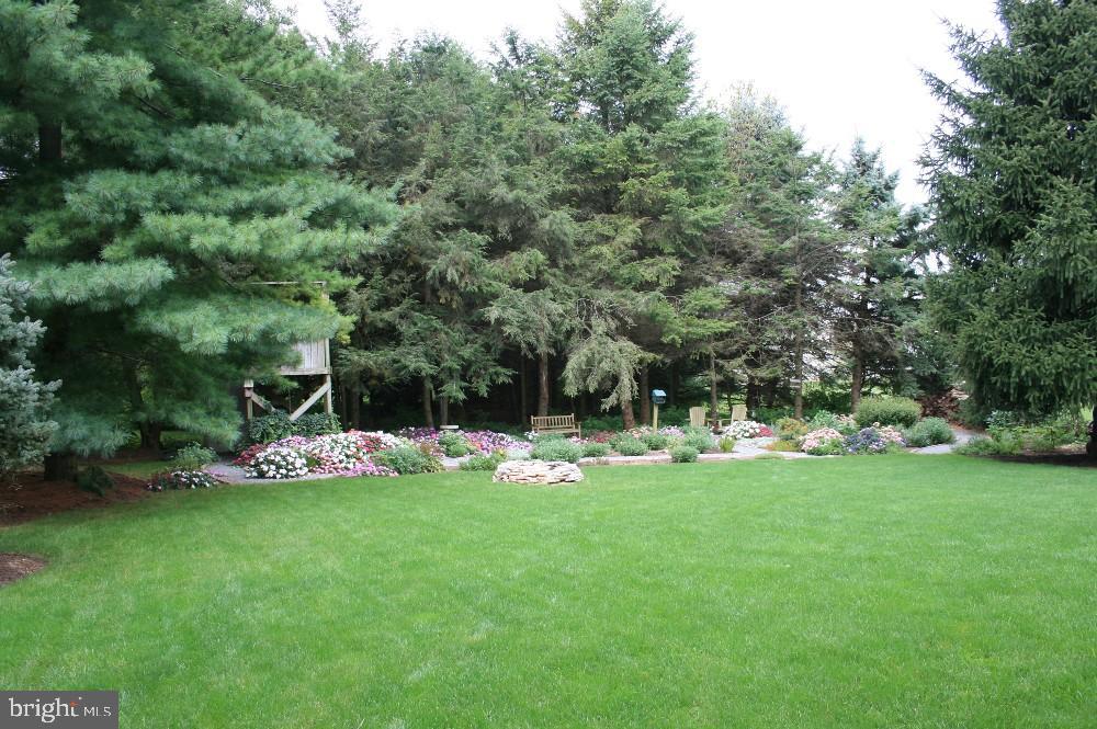 275 Coventry Lane Lititz, PA 17543 - Photo 14 of 17