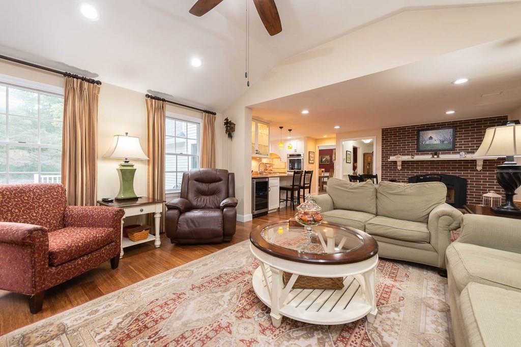 108 Chestnut Street Pepperell, MA 01463 - Photo 13 of 42