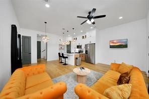 4010 Dreyfus Street Houston, TX 77021 - Photo 9 of 41 Furnishings are negotiable