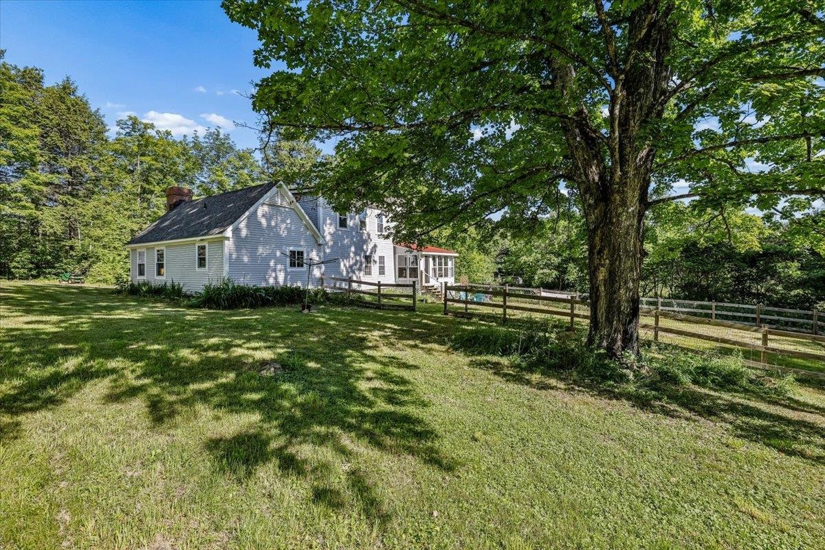 292 Buckley Road Weare, NH 03281 - Photo 4 of 40