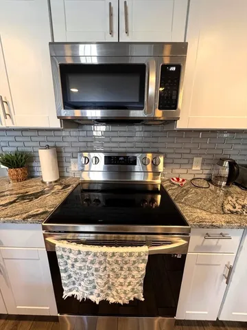 $3,300 | 60 Cedar Street, Unit B, Waltham, MA 02453