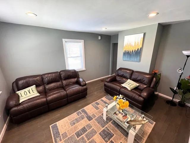 $3,300 | 60 Cedar Street, Unit B, Waltham, MA 02453