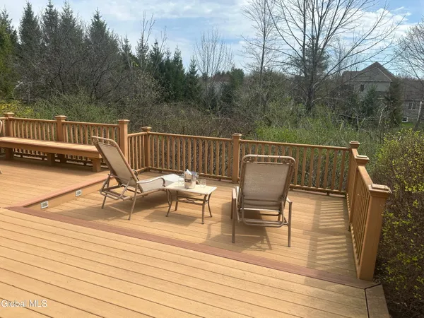 $650,000 | 5 Avalon Way, Guilderland, NY 12009