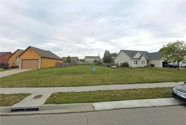 $44,999 | 604 Heather Knoll Drive, Edgerton, KS 66021