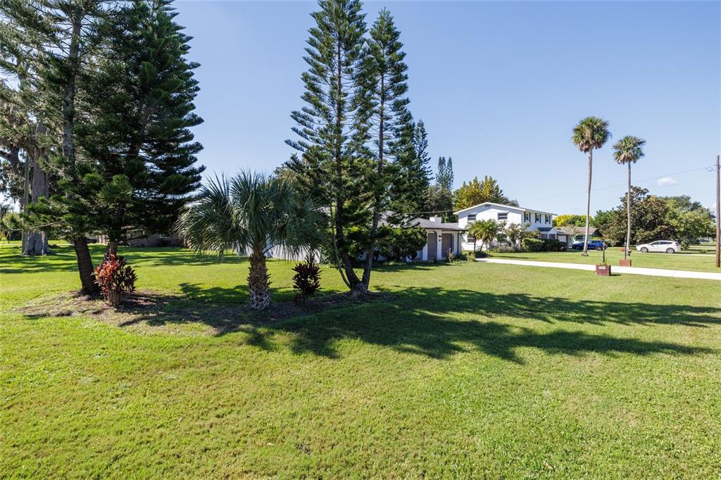 901 Duncan Road South Daytona, FL 32119 - Photo 18 of 22 a view of a golf course