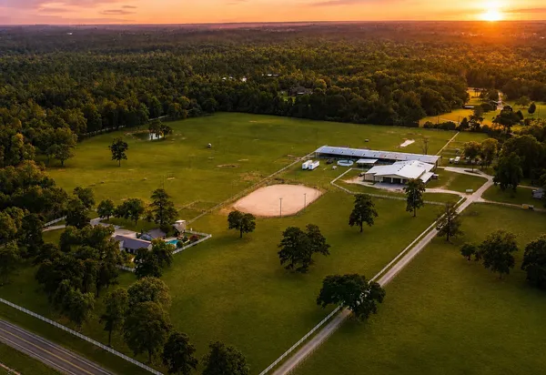$3,250,000 | 838 Highway 150, New Waverly, TX 77358
