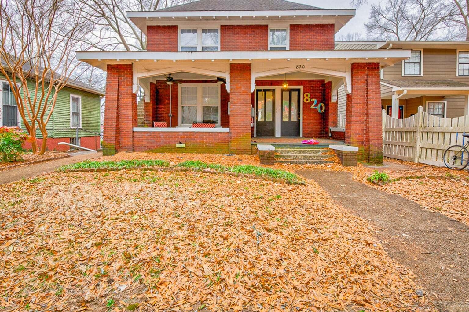 820 Oak Street, Unit 4 Chattanooga, TN 37403 - Photo 1 of 4 820 Oak Front