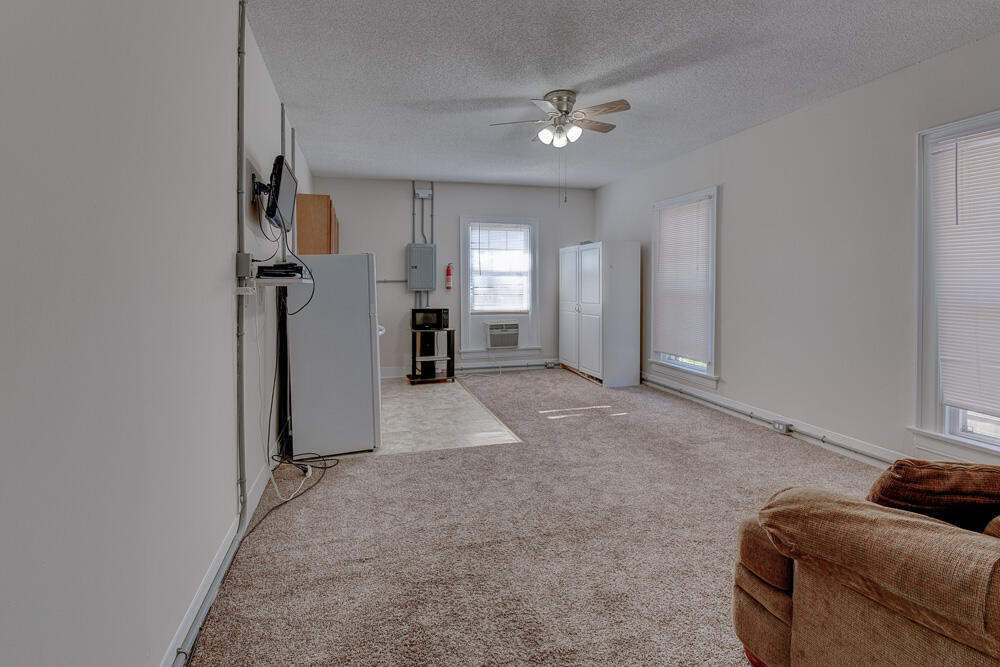 820 Oak Street, Unit 4 Chattanooga, TN 37403 - Photo 2 of 4 820 Oak 4