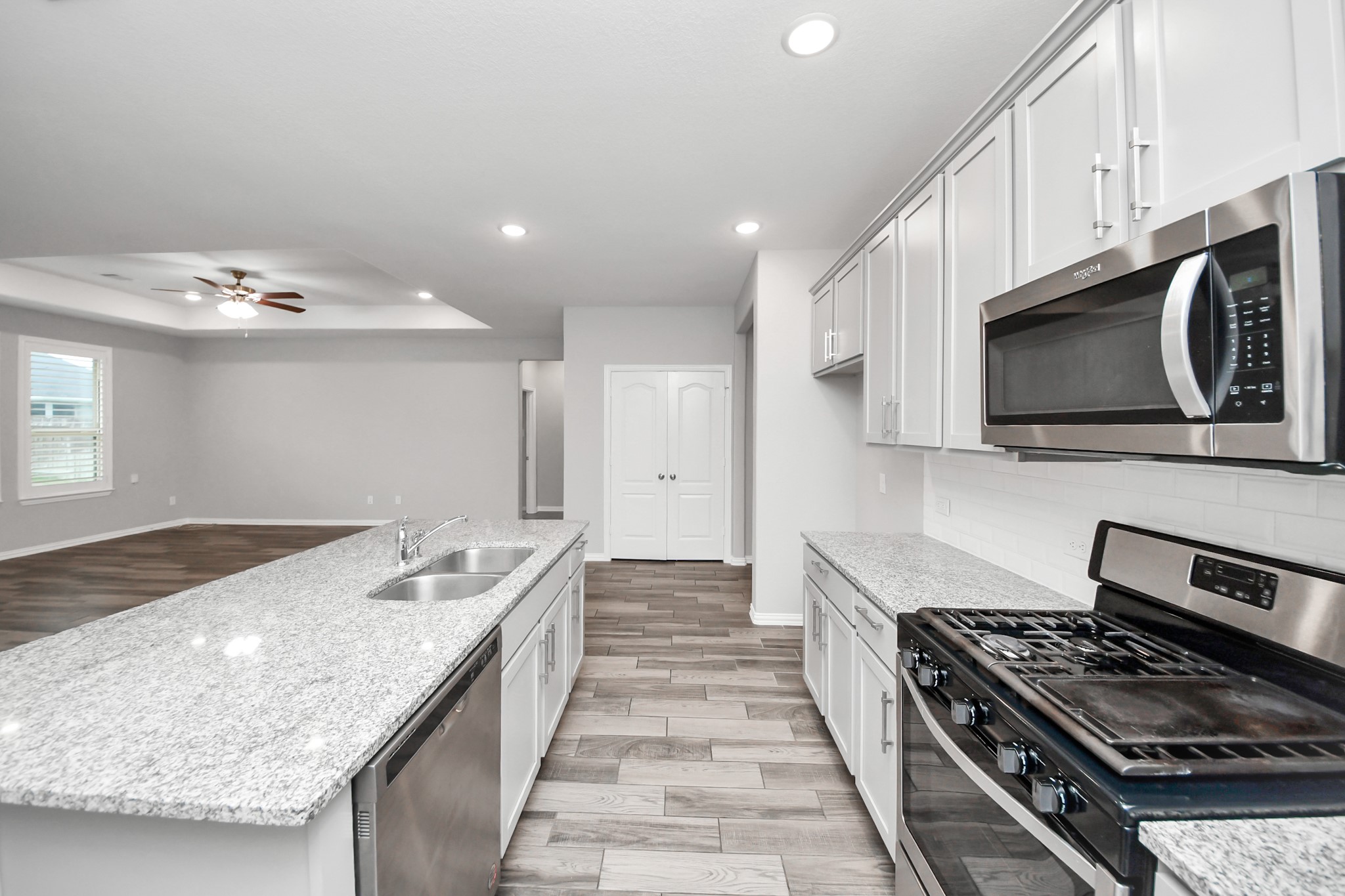 31215 Whitfield Court Fulshear, TX 77441 - Photo 7 of 24