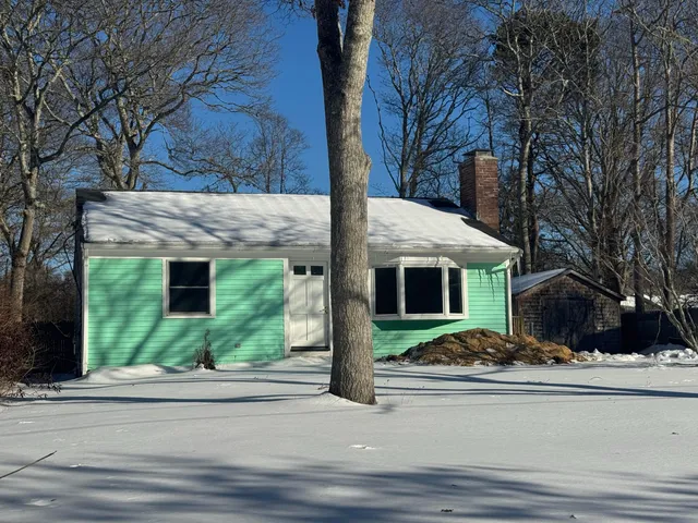 $2,900 | 64 Pontiac Street, Hyannis, MA 02601