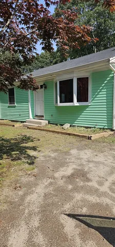 $2,900 | 64 Pontiac Street, Hyannis, MA 02601