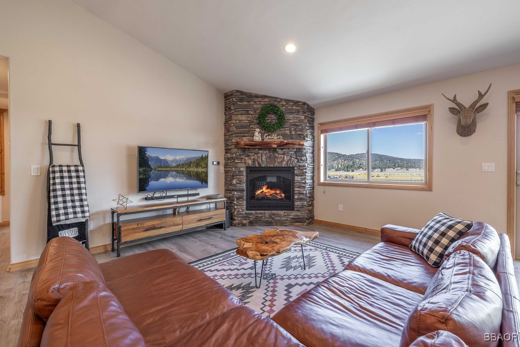 848 E Lane Big Bear City, CA 92314 - Photo 4 of 35