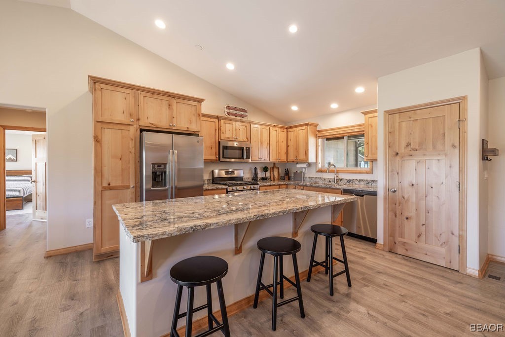 848 E Lane Big Bear City, CA 92314 - Photo 8 of 35