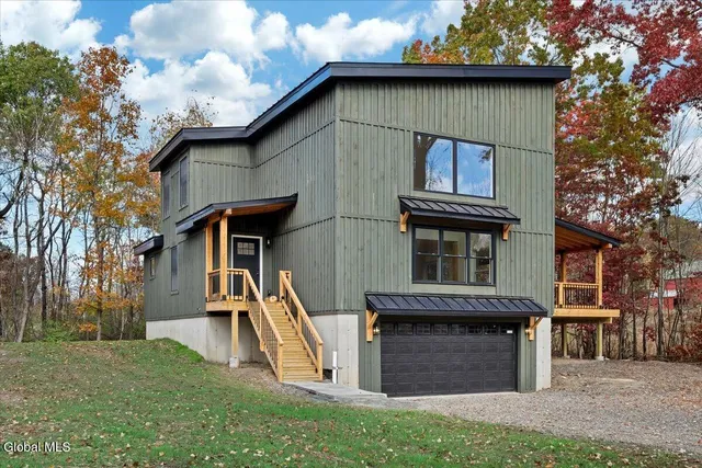 $595,000 | 399 Snyders Corners Road, Poestenkill, NY 12018