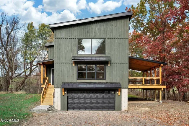 $595,000 | 399 Snyders Corners Road, Poestenkill, NY 12018