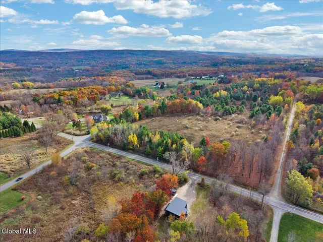 $595,000 | 399 Snyders Corners Road, Poestenkill, NY 12018