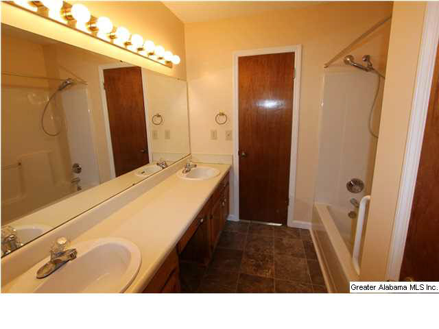 104 Shamrock Road Anniston, AL 36207 - Photo 8 of 31 Gallery Image 8