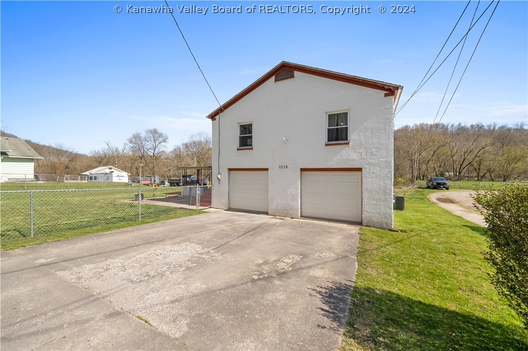 5252 Elk River Road North Elkview, WV 25071 - Photo 5 of 31 Gallery Image 5