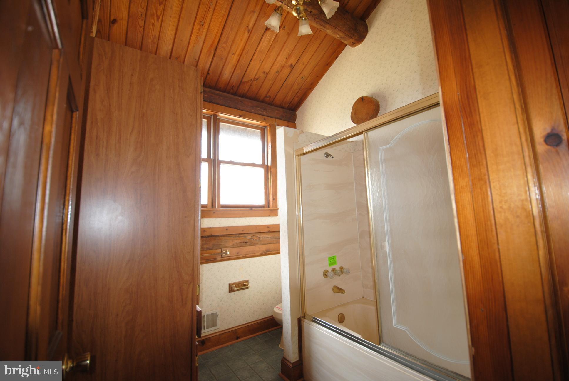 2456 Hunting Ridge Road Winchester, VA 22603 - Photo 30 of 50 2nd upper bathroom attached to bedroom