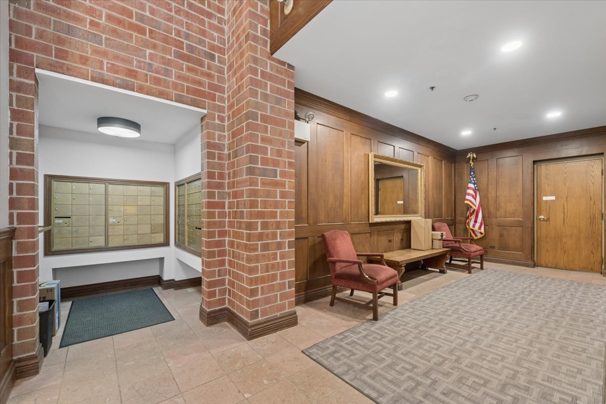 101 Summit Avenue, Unit 512 Park Ridge, IL 60068 - Photo 4 of 25